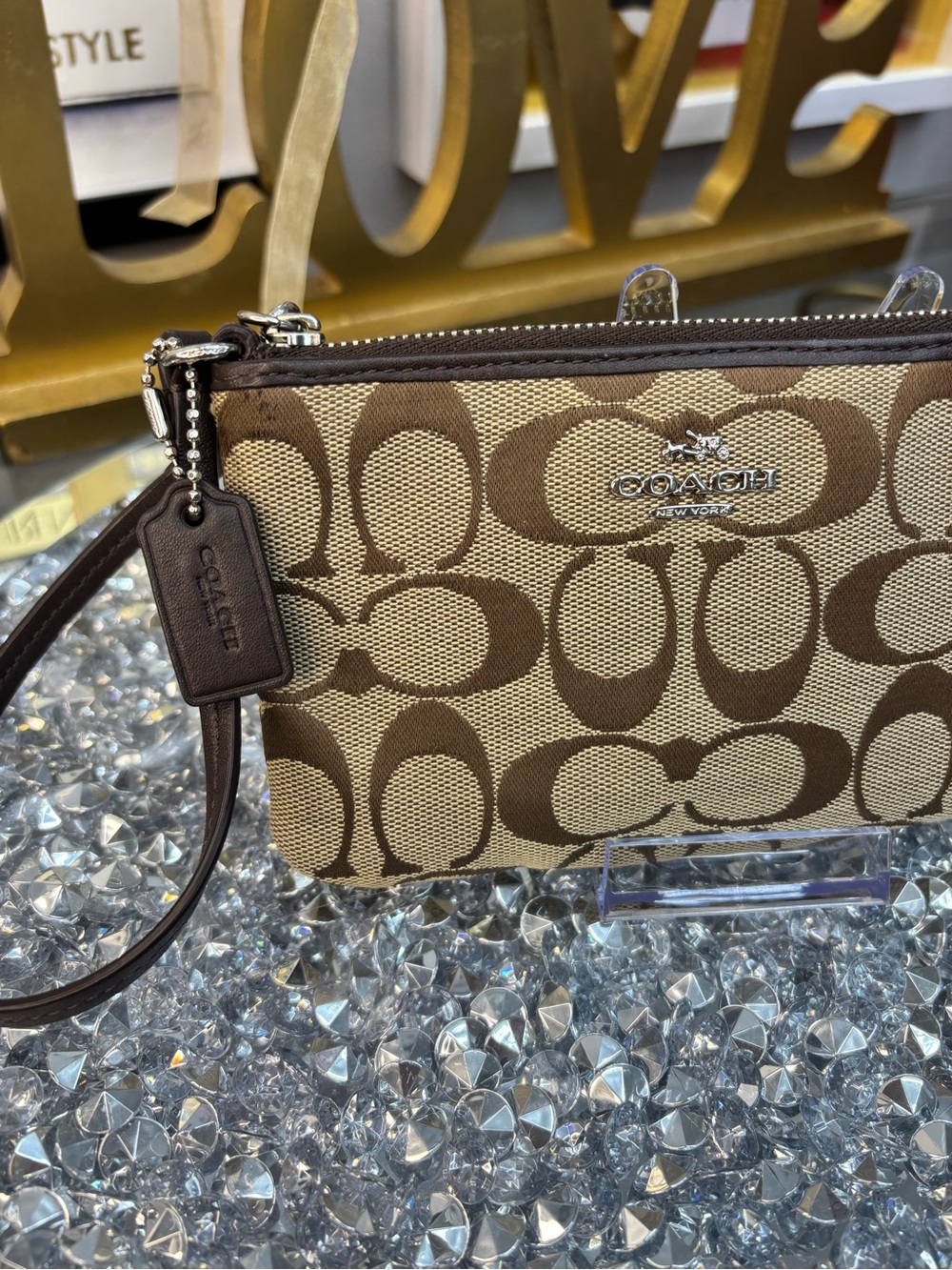 Coach Corner Zip Wristlet in Signature Canvas EUC - Picture 3 of 12
